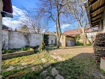 dvorek, část druhá ... - Prodej domu 75 m², Habry
