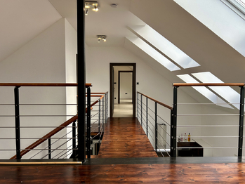 Pronájem domu 200 m², Pětihosty