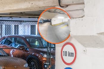 Bezpečný vjezd i výjezd - Prodej garážového stání, Praha 4 - Podolí