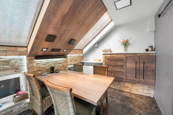 Jídelní část  - Prodej chaty / chalupy 138 m², Hradištko