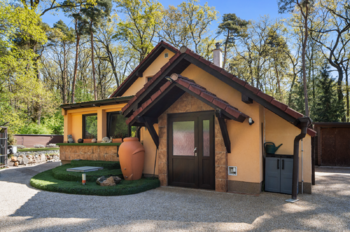 Vchod do domu z přední části  - Prodej chaty / chalupy 138 m², Hradištko