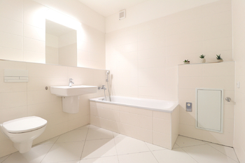 Koupelna - Prodej bytu 2+kk v družstevním vlastnictví 61 m², Praha 10 - Štěrboholy