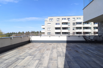 Terasa - Prodej bytu 2+kk v družstevním vlastnictví 61 m², Praha 10 - Štěrboholy