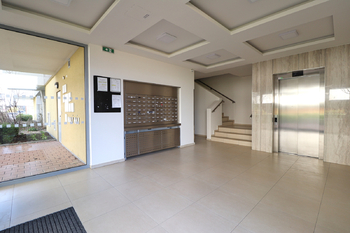 Bytový dům - vstupní chodba - Prodej bytu 2+kk v družstevním vlastnictví 61 m², Praha 10 - Štěrboholy