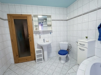 Koupelna - Pronájem bytu 3+kk v osobním vlastnictví 70 m², Husinec