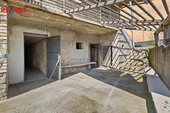 Prodej obchodních prostor 129 m², Milín