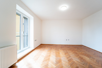 Obývací pokoj - Prodej bytu 2+1 v osobním vlastnictví 55 m², Kolín