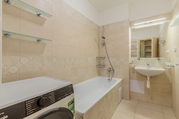 Prodej bytu 2+kk v osobním vlastnictví 60 m², Praha 3 - Vinohrady