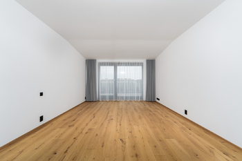 Pokoj s vlastní terasou  - Prodej bytu 4+kk v osobním vlastnictví 209 m², České Budějovice