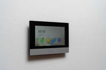 Intercom s kamerou  - Prodej bytu 4+kk v osobním vlastnictví 209 m², České Budějovice