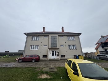 Prodej nájemního domu 240 m², Milčice