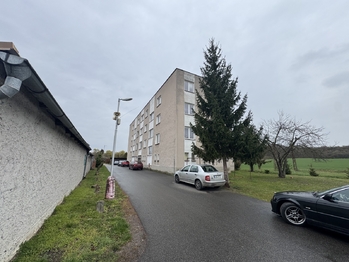 Prodej nájemního domu 767 m², Vlkava