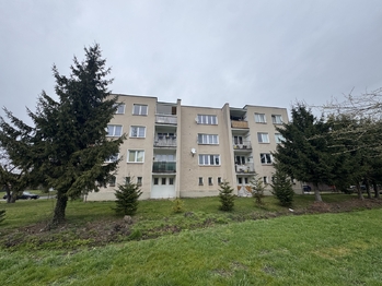 Prodej nájemního domu 767 m², Vlkava