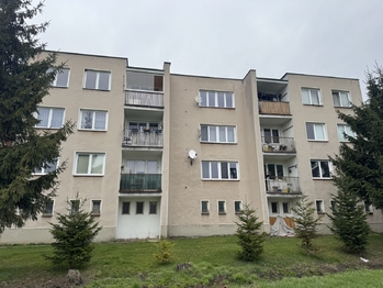 Prodej nájemního domu 767 m², Vlkava