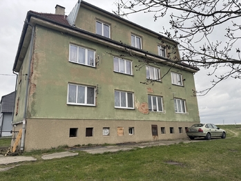 Prodej nájemního domu 357 m², Vrbičany