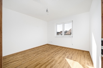 pokoj - Prodej domu 114 m², Zvíkov