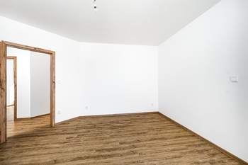 pokoj - Prodej domu 114 m², Zvíkov