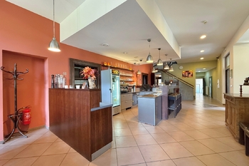 bar - Prodej jiných prostor 2000 m², Křečhoř