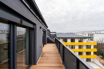 Terasa u pokojů  - Prodej bytu atypický v osobním vlastnictví 209 m², České Budějovice