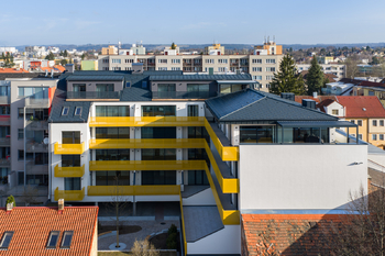 Pohled z vnitrobloku - Prodej bytu atypický v osobním vlastnictví 209 m², České Budějovice