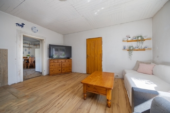 Obývací pokoj přízemí - Prodej domu 121 m², Hobšovice