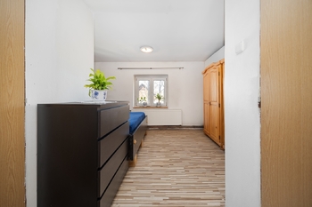 Ložnice přízemí - Prodej domu 121 m², Hobšovice