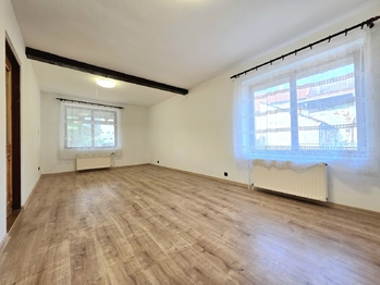 Prodej domu 302 m², Nepomyšl