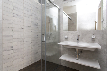 Koupelna 1 - Pronájem bytu 4+kk v osobním vlastnictví 164 m², Praha 2 - Nové Město