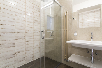 Koupelna 2 - Pronájem bytu 4+kk v osobním vlastnictví 164 m², Praha 2 - Nové Město