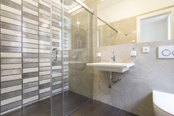 Koupelna 3 - Pronájem bytu 4+kk v osobním vlastnictví 164 m², Praha 2 - Nové Město