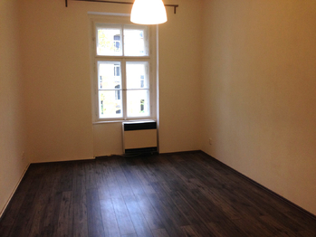 Pokoj - Pronájem bytu 2+kk v osobním vlastnictví 48 m², Praha 10 - Vršovice