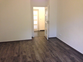 Pokoj - Pronájem bytu 2+kk v osobním vlastnictví 48 m², Praha 10 - Vršovice