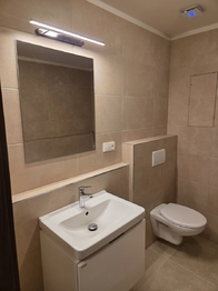Koupelna s WC - Pronájem bytu 1+kk v osobním vlastnictví 37 m², České Budějovice