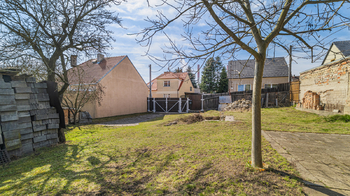 Prodej pozemku 680 m², Kladno