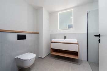 Koupelna s WC - Prodej bytu 4+kk v osobním vlastnictví 134 m², České Budějovice