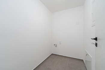 Prádelna + šatna - Prodej bytu 4+kk v osobním vlastnictví 134 m², České Budějovice