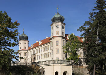 Zámek Mníšek pod Brdy - Pronájem bytu 1+1 v osobním vlastnictví 32 m², Mníšek pod Brdy