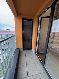 lodžie - Prodej bytu 2+kk v osobním vlastnictví 48 m², Praha 10 - Uhříněves