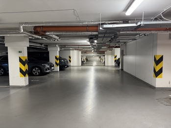 garáže - Prodej bytu 2+kk v osobním vlastnictví 48 m², Praha 10 - Uhříněves