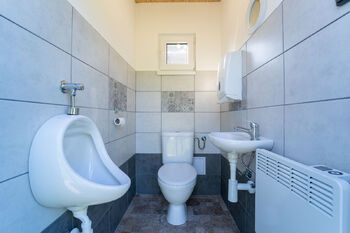 Prodej jiných prostor 10917 m², Chrášťany