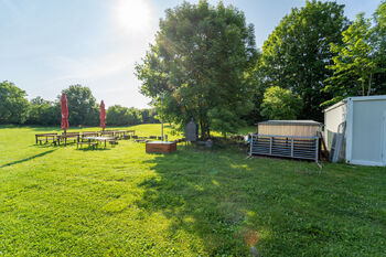 Prodej jiných prostor 10917 m², Chrášťany