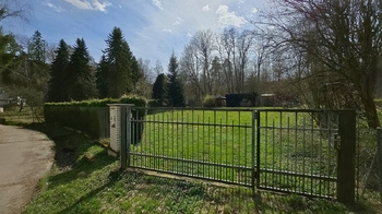 Prodej pozemku 897 m², Mšeno