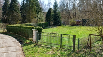 Prodej pozemku 897 m², Mšeno