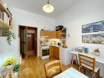 Kuchyň - Vršovické náměstí - Prodej bytu 1+1 v osobním vlastnictví 42 m², Praha 10 - Vršovice