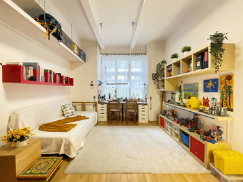 Pokoj - Vršovické náměstí - Prodej bytu 1+1 v osobním vlastnictví 42 m², Praha 10 - Vršovice