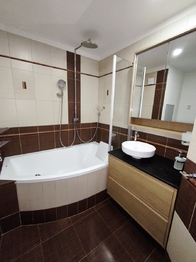 Koupelna - Pronájem bytu 3+kk v osobním vlastnictví 69 m², Praha 4 - Chodov