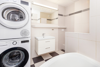 koupelna - Prodej bytu 3+1 v družstevním vlastnictví 77 m², Hradec Králové