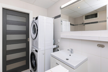 koupelna - Prodej bytu 3+1 v družstevním vlastnictví 77 m², Hradec Králové