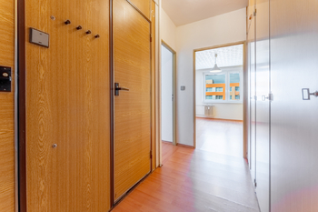 chodba - Prodej bytu 2+kk v osobním vlastnictví 43 m², Praha 5 - Stodůlky