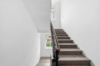 Schodiště - Pronájem bytu 3+1 v osobním vlastnictví 83 m², Hronov